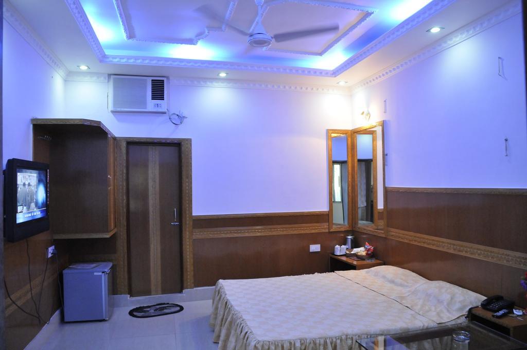 Hotel Heera Καλκούτα Δωμάτιο φωτογραφία