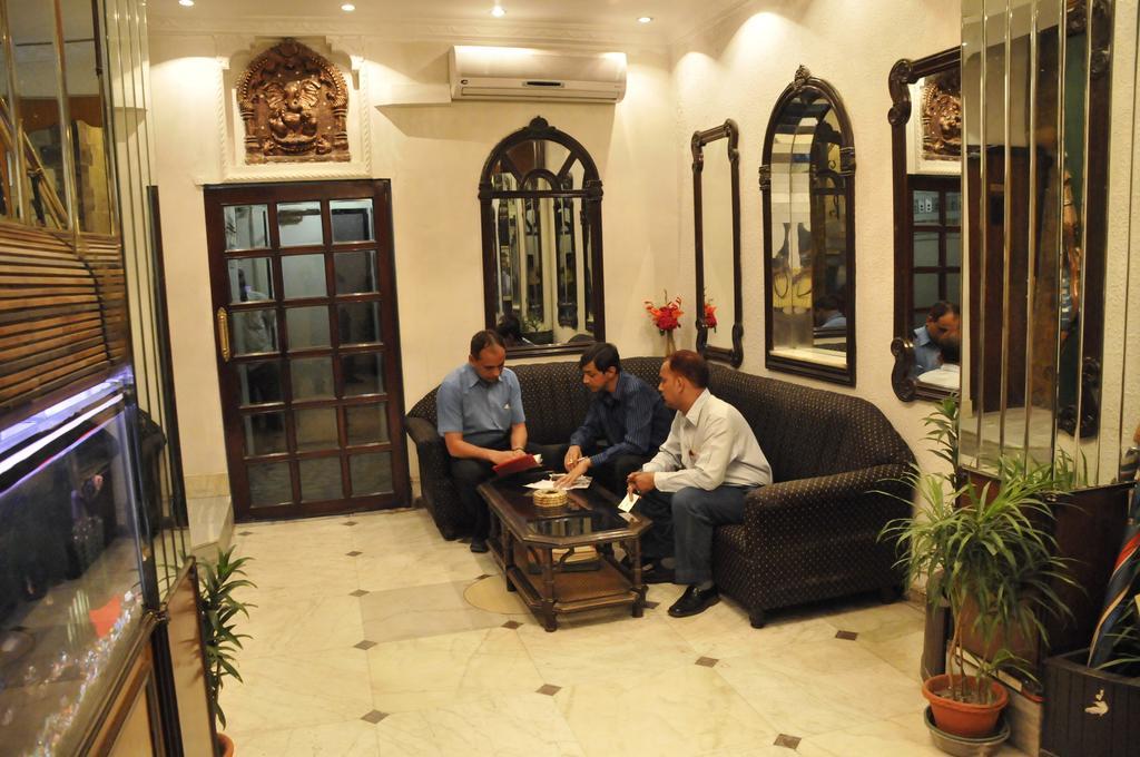 Hotel Heera Καλκούτα Εξωτερικό φωτογραφία