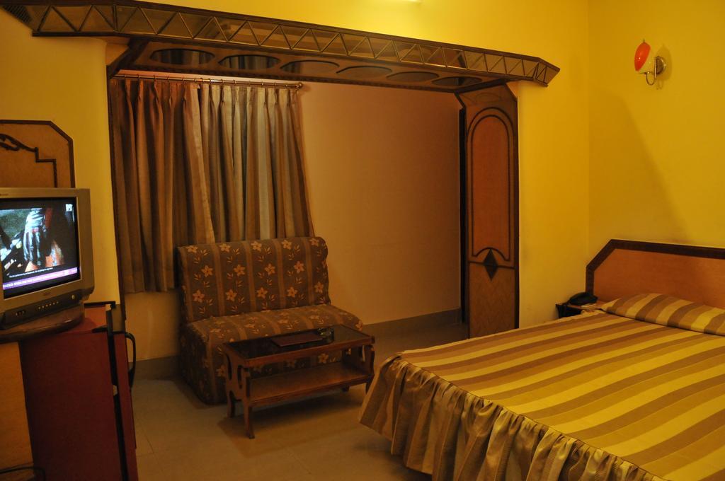 Hotel Heera Καλκούτα Δωμάτιο φωτογραφία