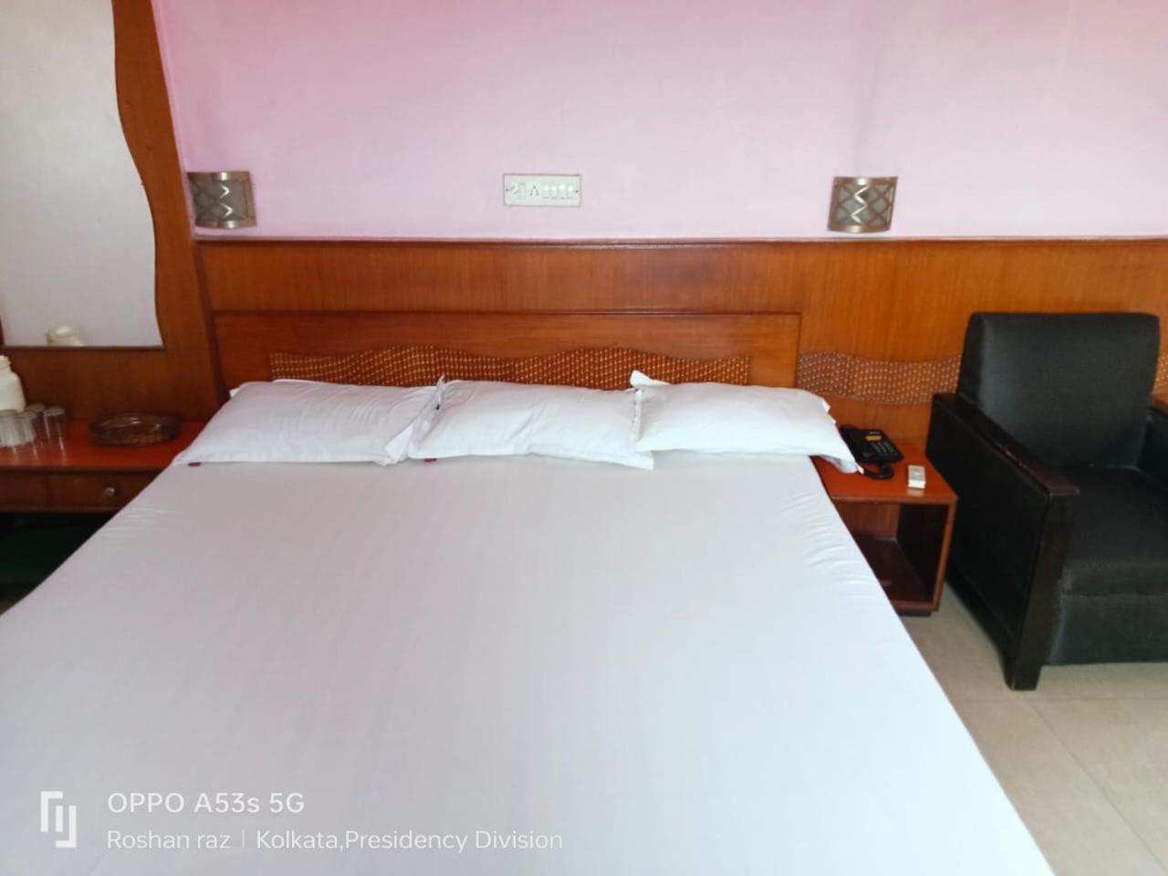 Hotel Heera Καλκούτα Εξωτερικό φωτογραφία