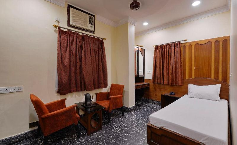 Hotel Heera Καλκούτα Εξωτερικό φωτογραφία
