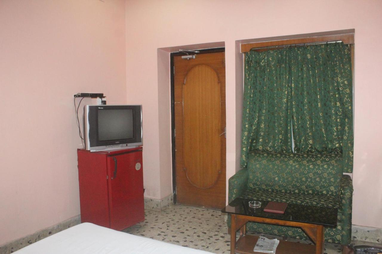 Hotel Heera Καλκούτα Εξωτερικό φωτογραφία