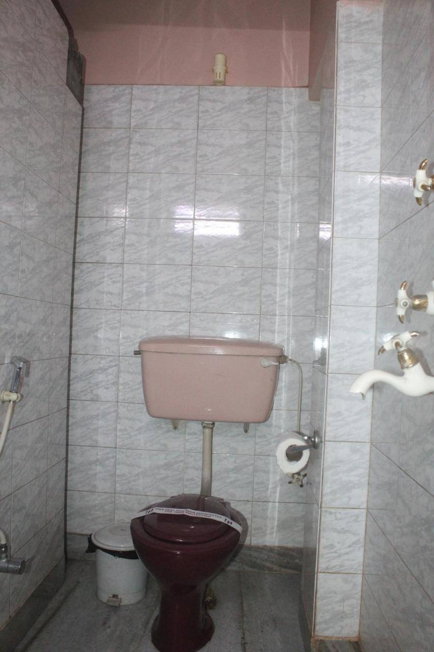 Hotel Heera Καλκούτα Εξωτερικό φωτογραφία