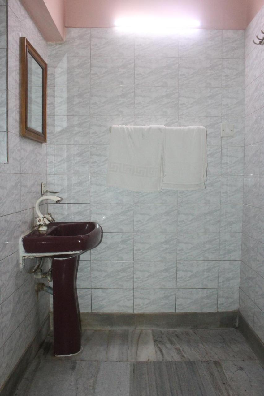 Hotel Heera Καλκούτα Εξωτερικό φωτογραφία