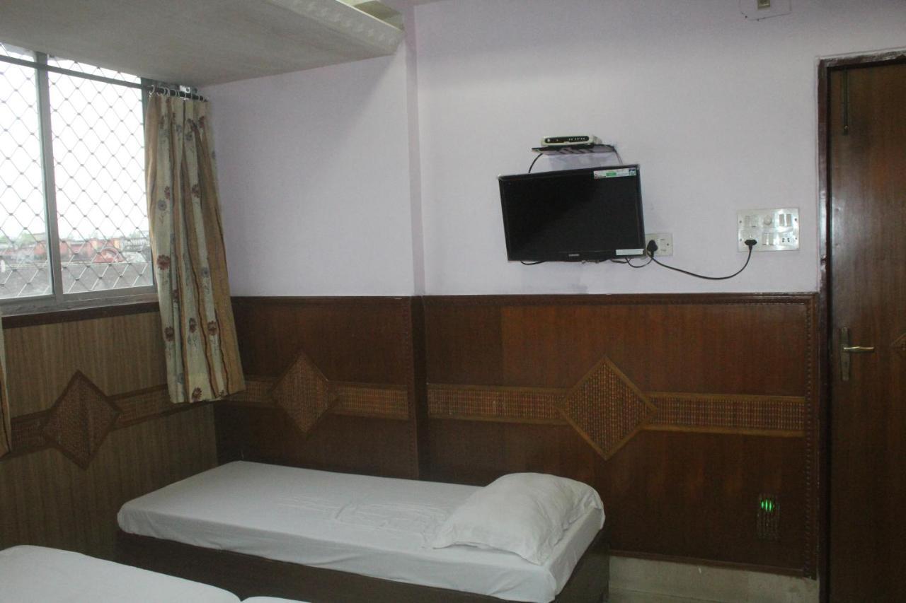 Hotel Heera Καλκούτα Εξωτερικό φωτογραφία