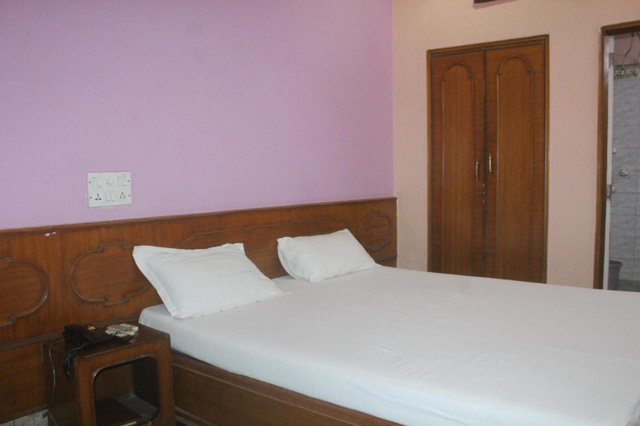 Hotel Heera Καλκούτα Εξωτερικό φωτογραφία