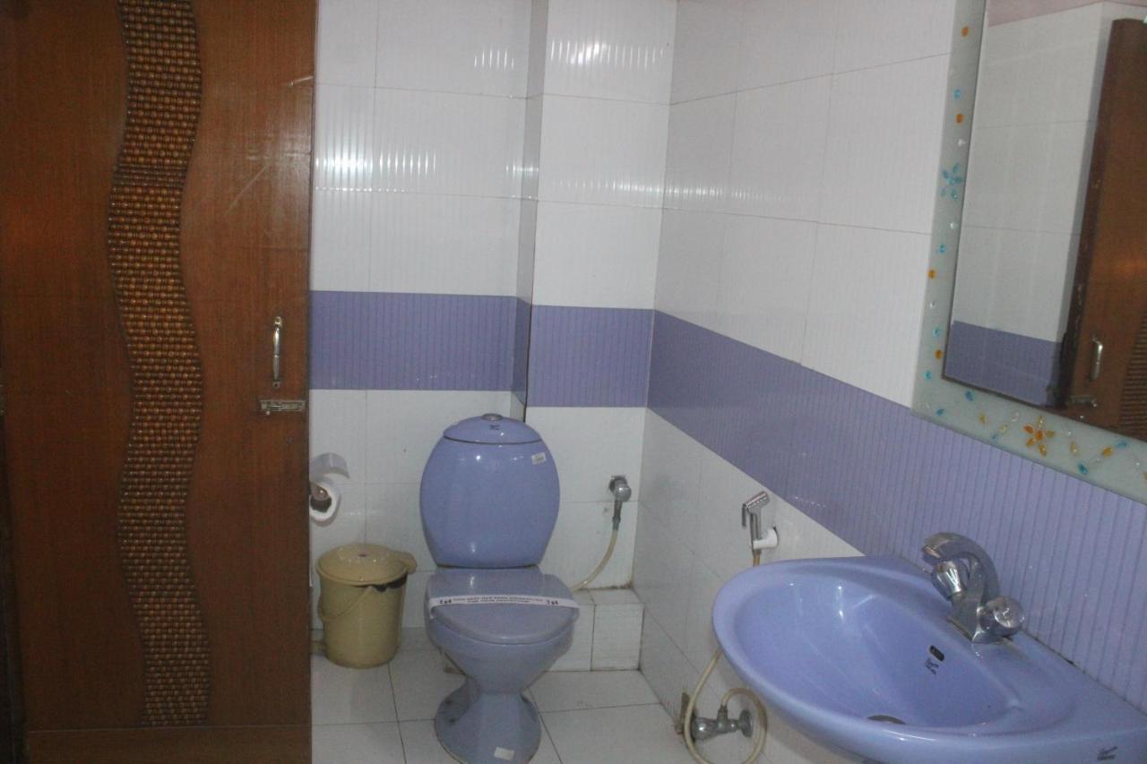 Hotel Heera Καλκούτα Εξωτερικό φωτογραφία