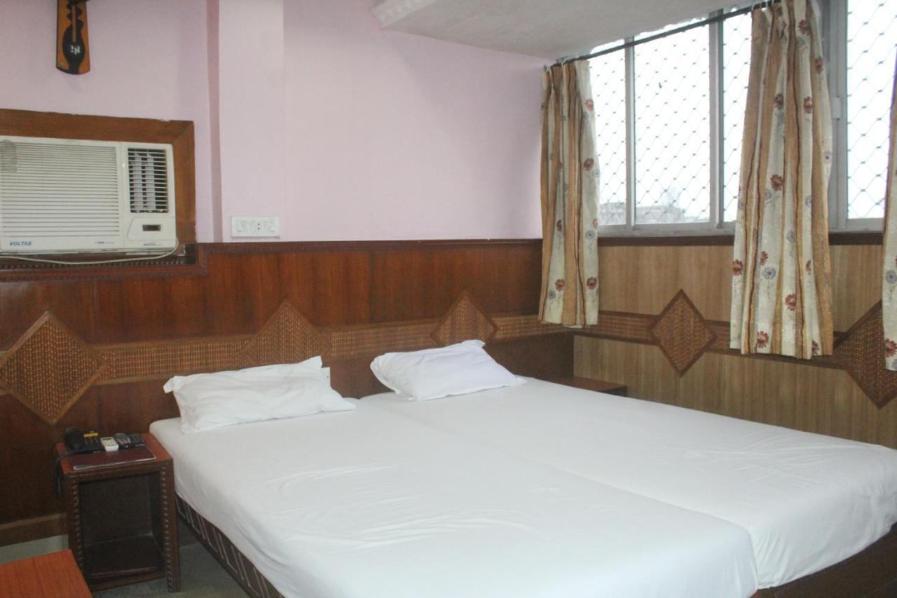 Hotel Heera Καλκούτα Εξωτερικό φωτογραφία