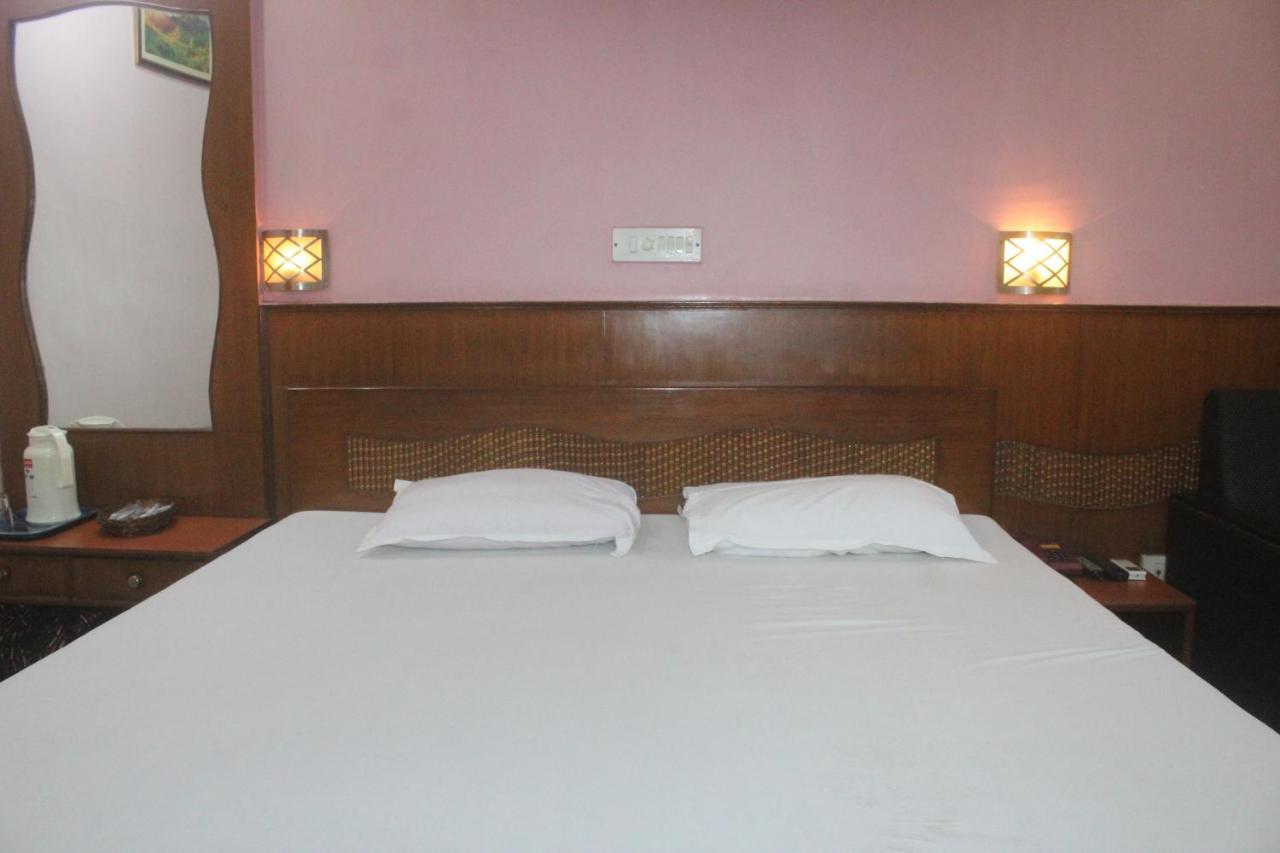 Hotel Heera Καλκούτα Εξωτερικό φωτογραφία