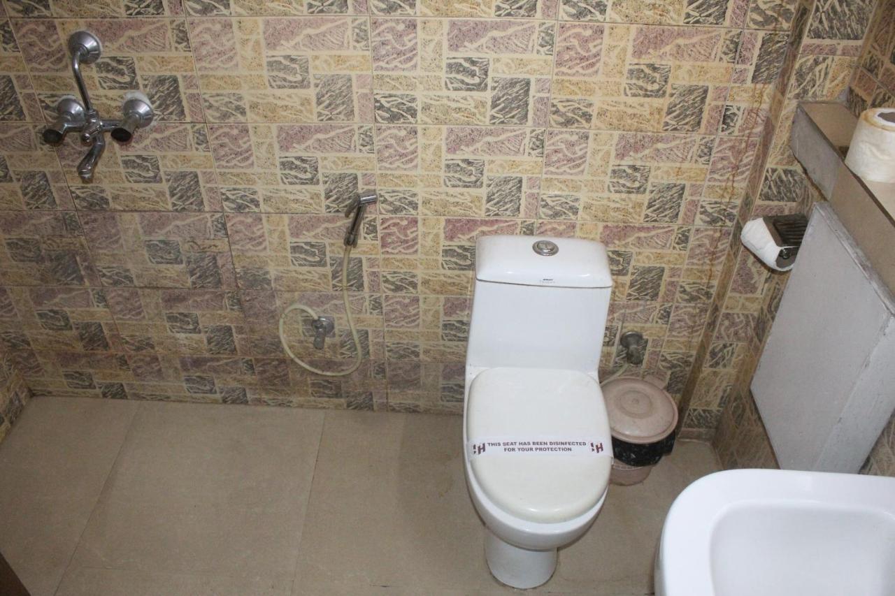 Hotel Heera Καλκούτα Εξωτερικό φωτογραφία