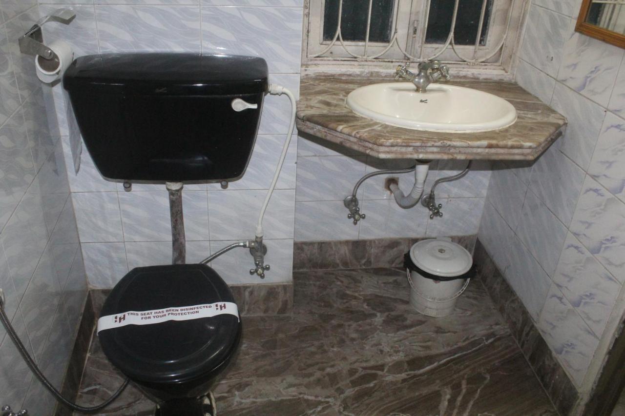 Hotel Heera Καλκούτα Εξωτερικό φωτογραφία