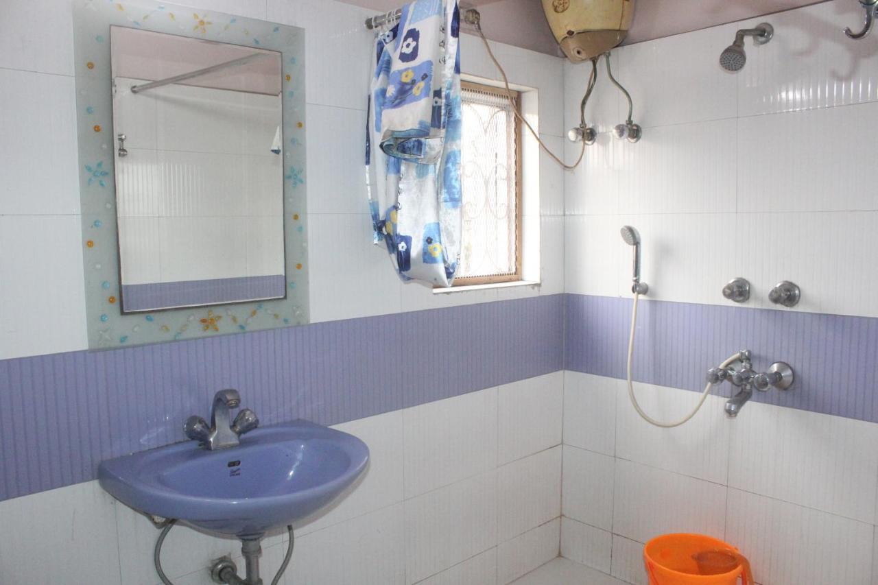 Hotel Heera Καλκούτα Εξωτερικό φωτογραφία