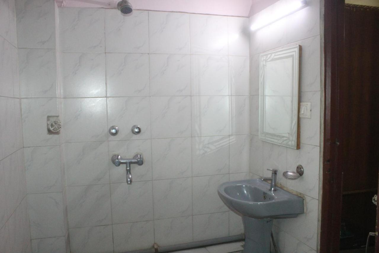 Hotel Heera Καλκούτα Εξωτερικό φωτογραφία